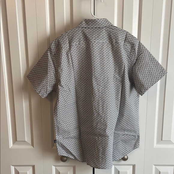 DKNY Men's Monochrome Patterned Button Down Shirt - Picture 4 of 5